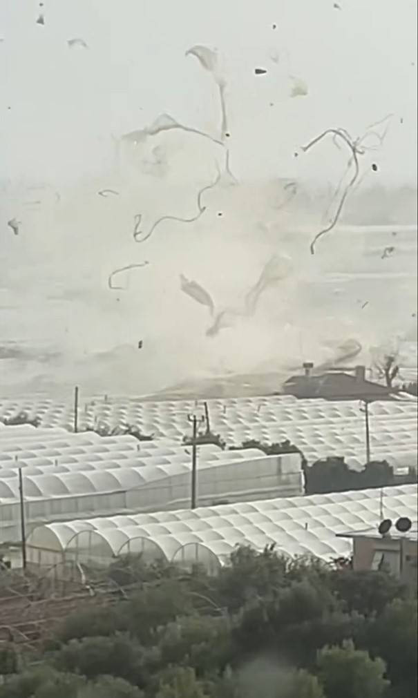 Seralar hayalet gibi uçtu! Pencereden bakan Antalyalılar gözlerine inanamadı - Resim: 23